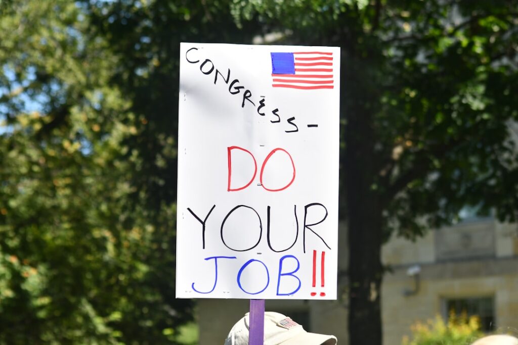 arbeitslosengeld bietet finanzielle unterstützung für personen, die vorübergehend ihre arbeit verloren haben. erfahren sie mehr über anspruchsvoraussetzungen, beantragung und dauer der leistungen.