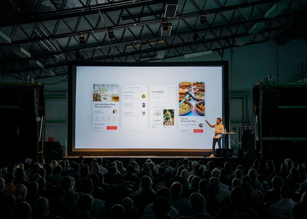 ein pitch deck ist eine kurze präsentation, die verwendet wird, um potenzielle investoren von einer geschäftsidee oder einem start-up zu überzeugen. es enthält wichtige informationen wie das geschäftsmodell, marktanalysen und finanzprognosen.