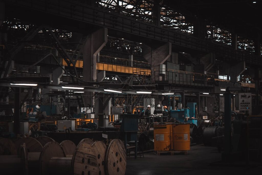 produktionsfaktoren sind die grundlegenden ressourcen, die in der herstellung von waren und dienstleistungen verwendet werden, einschließlich arbeit, kapital, boden und unternehmertum.