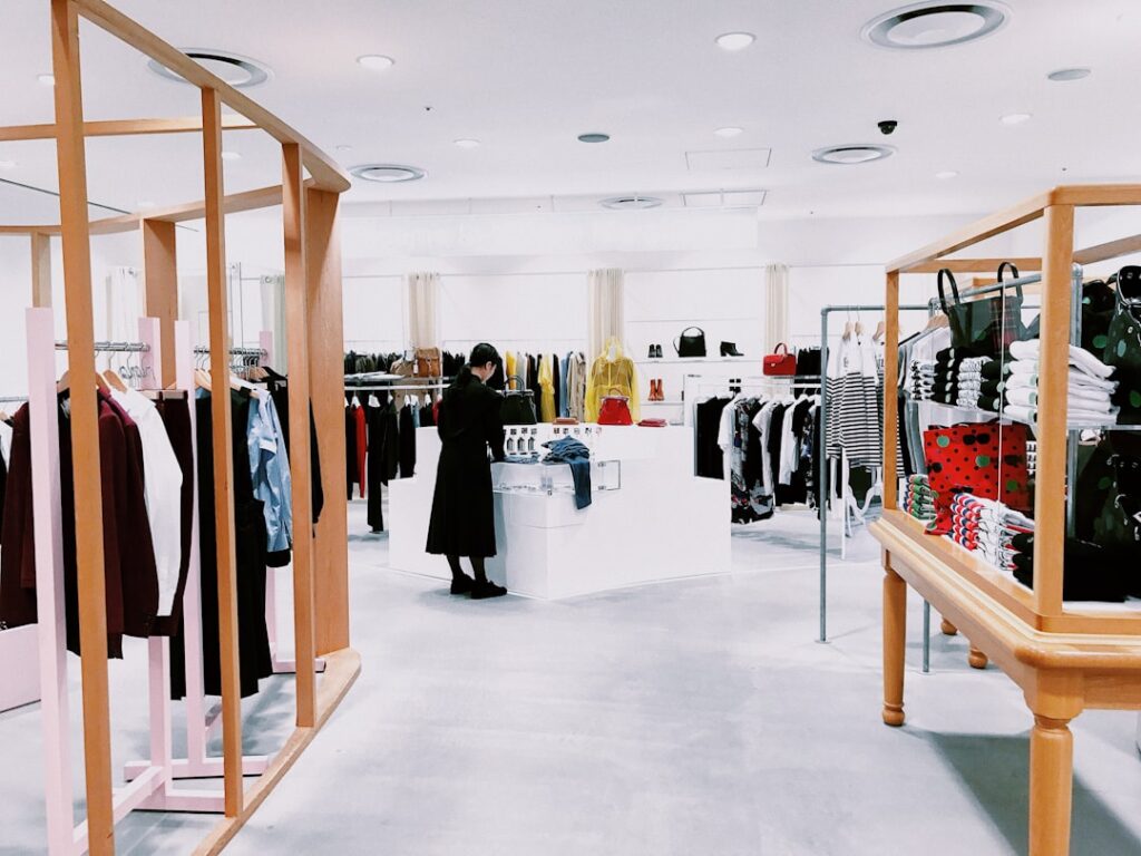entdecken sie die neuesten trends und technologien im bereich retail innovation, die das einkaufserlebnis revolutionieren und den einzelhandel zukunftssicher machen.
